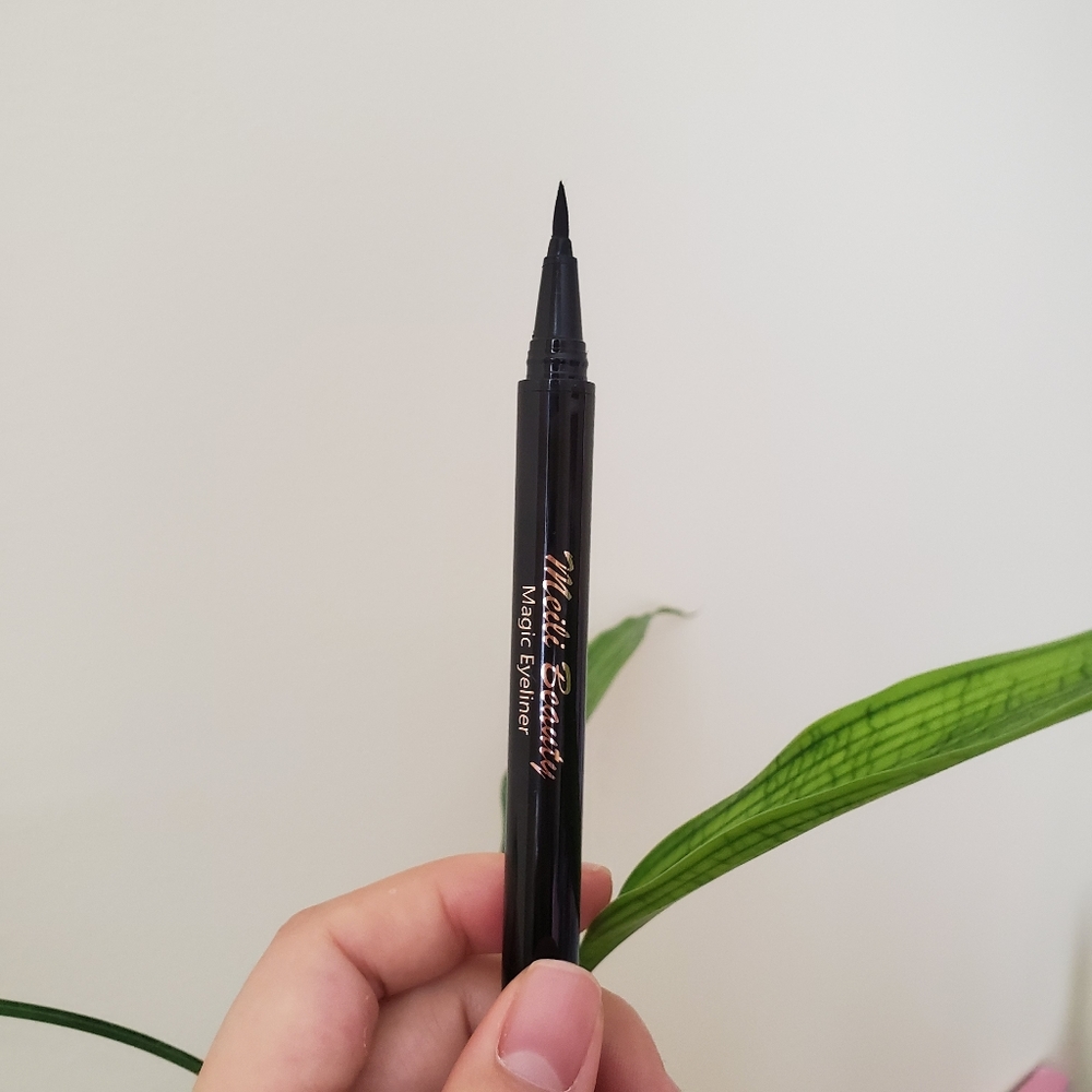 Magic Eyeliner (BNIB)